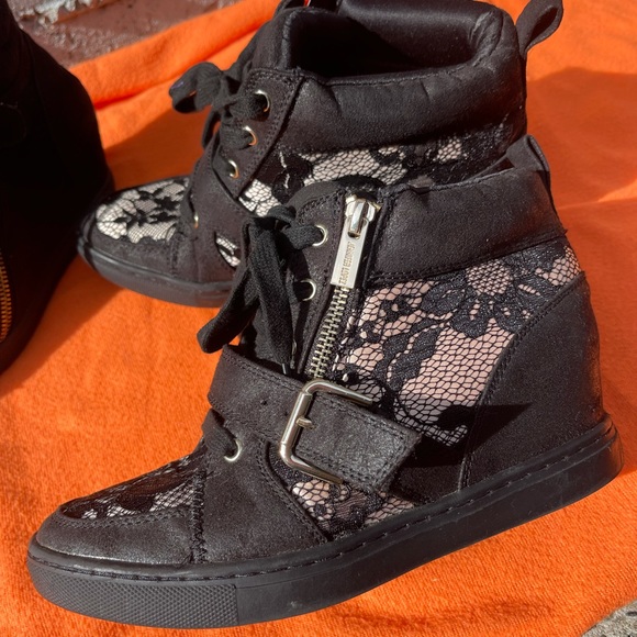 2 boots jennifer lopez lace and xhilaration🤩🤩 - Picture 5 of 13